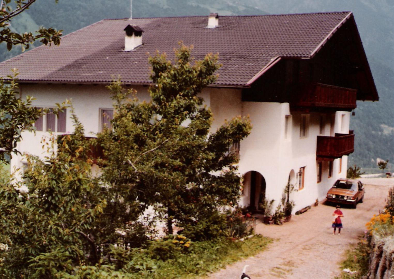 Historic photo of the Haslingerhof, formerly the Einsiedlgut